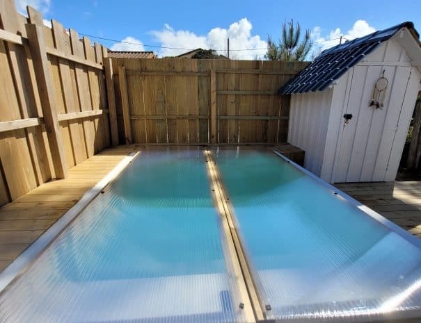 piscine sécurisée par alarme homologuée +couverture amovible